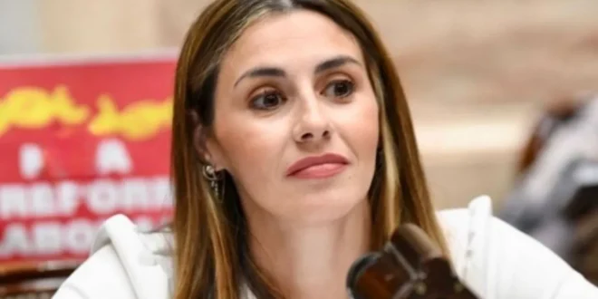 Marcela Pagano denunció penalmente paso de Flávio Bolsonaro por frontera