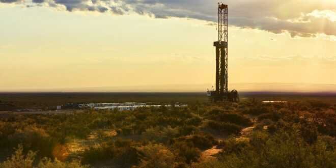 Descubren nueva formación petrolera cerca del primer pozo de Neuquén