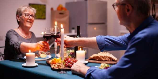 Comer con seres queridos ayuda a controlar la glucosa