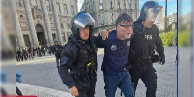 Intento de ingreso forzado a Casa Rosada: detienen a tres personas
