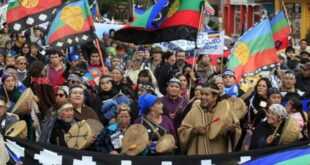 Pueblos originarios protestan contra conmemoración del Día de la Raza