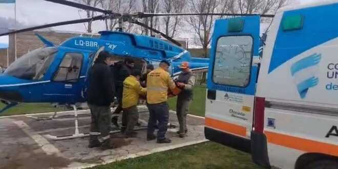 Rescataron en helicóptero a puestero de 80 años aislado por crecida